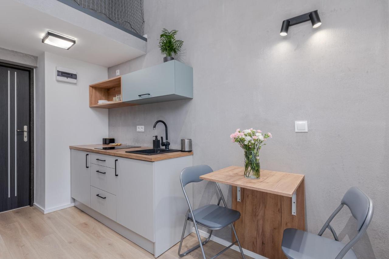 Parkside Fresh Apartments - Old Town Guesthouse - By Upstairs Krakow Bagian luar foto