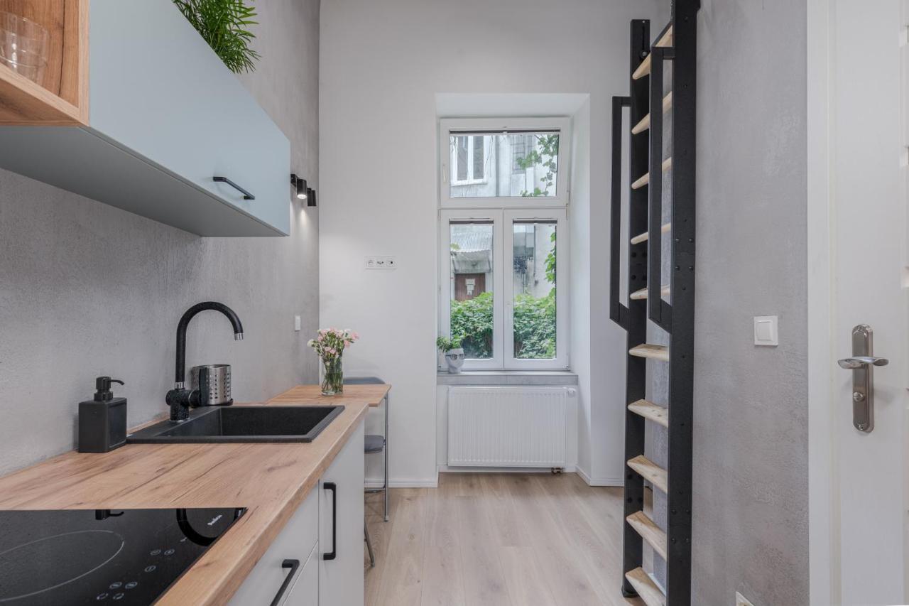 Parkside Fresh Apartments - Old Town Guesthouse - By Upstairs Krakow Bagian luar foto